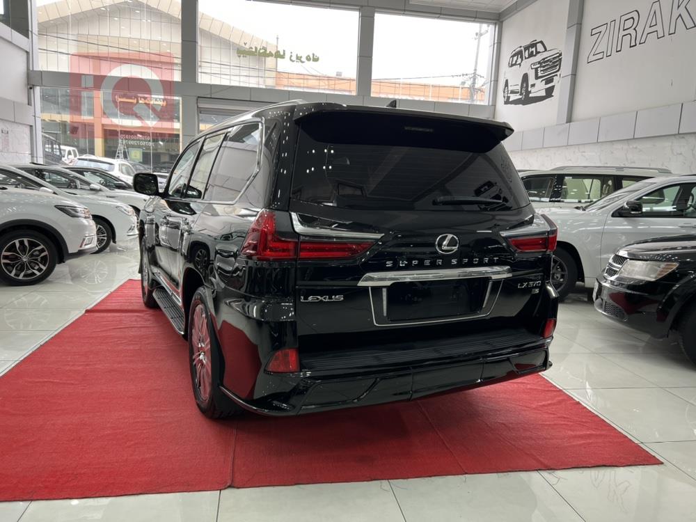 Lexus LX
